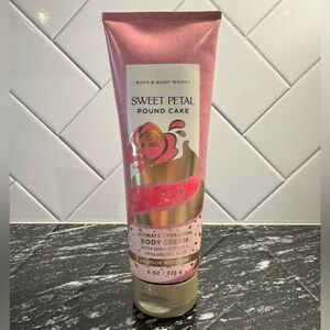 NEW Bath & Body Works Sweet Petal Pound Cake Body Cream